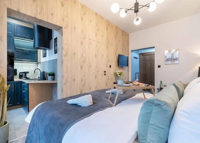 Rest In The Center Spot Daire